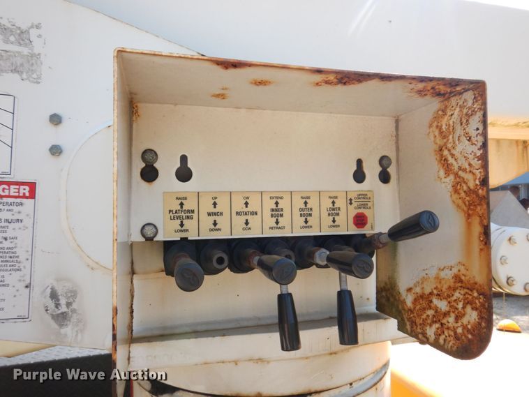 image for item KF9509 2008 Ford F550 Super Duty XL  bucket truck