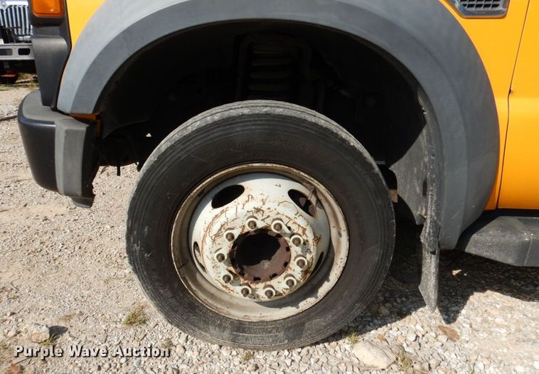 image for item KF9509 2008 Ford F550 Super Duty XL  bucket truck