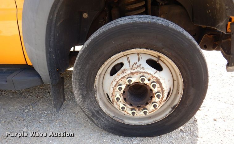 image for item KF9509 2008 Ford F550 Super Duty XL  bucket truck