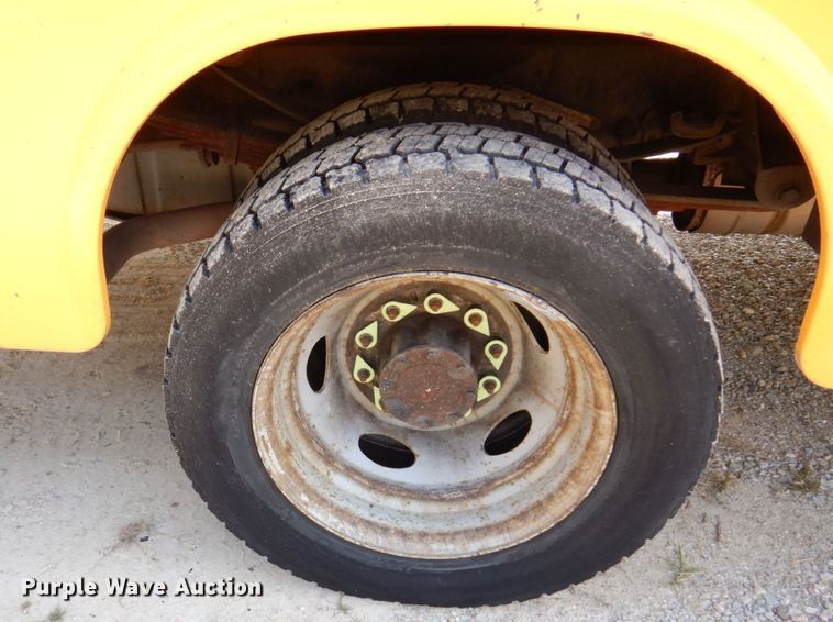 image for item KF9509 2008 Ford F550 Super Duty XL  bucket truck