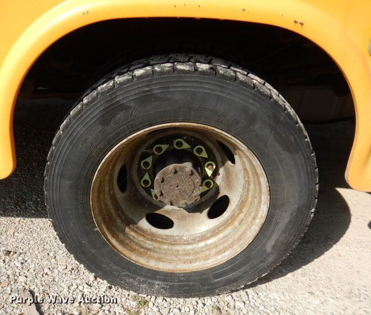 image for item KF9509 2008 Ford F550 Super Duty XL  bucket truck