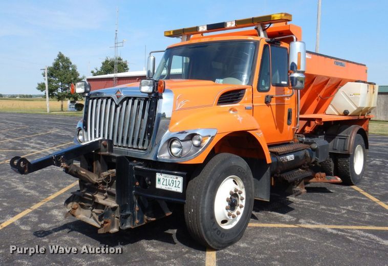 image for item KF9512 2008 International WorkStar 7400  spreader truck