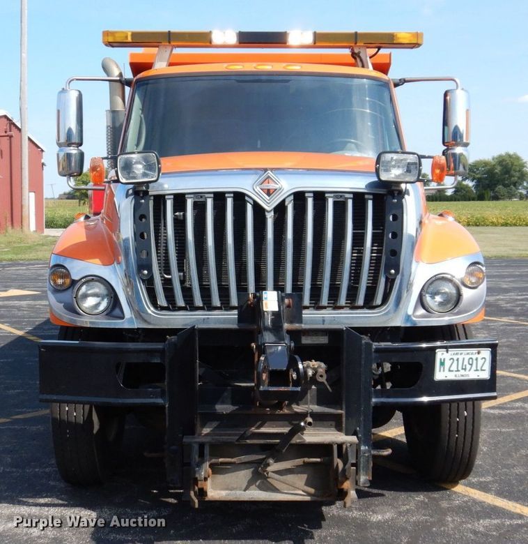 image for item KF9512 2008 International WorkStar 7400  spreader truck