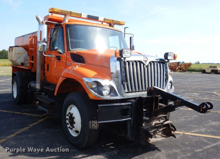 image for item KF9512 2008 International WorkStar 7400  spreader truck