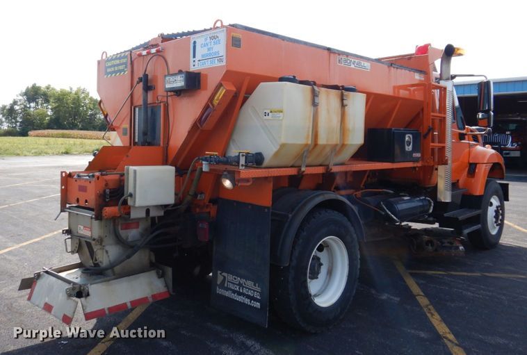 image for item KF9512 2008 International WorkStar 7400  spreader truck