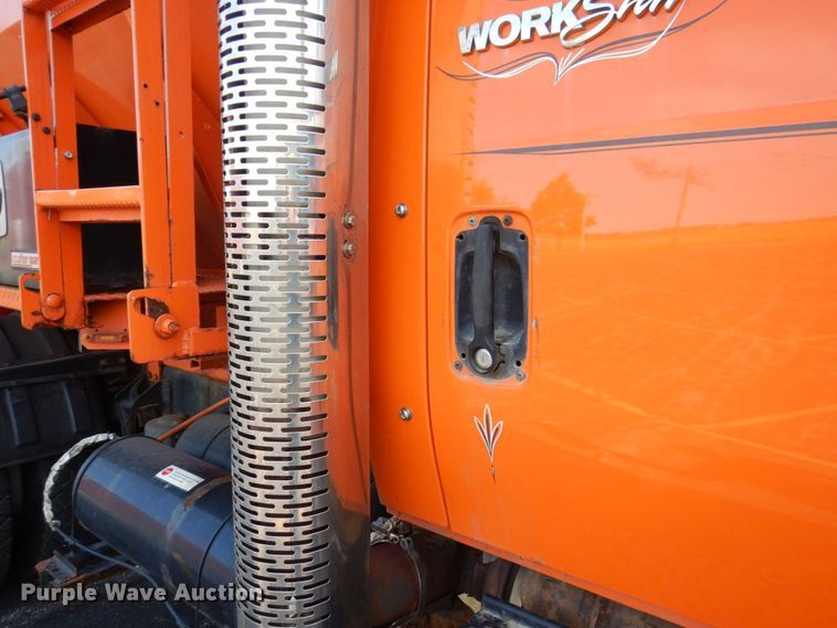 image for item KF9512 2008 International WorkStar 7400  spreader truck