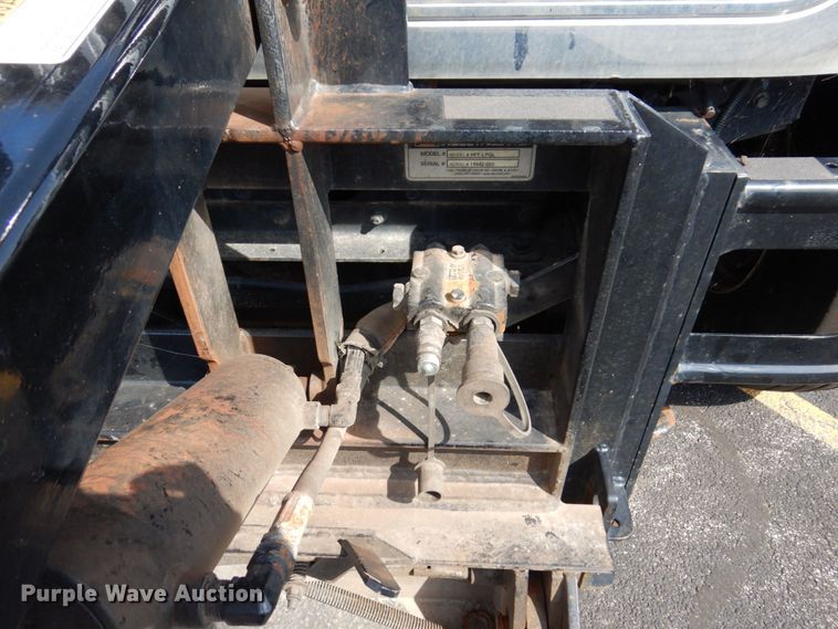 image for item KF9512 2008 International WorkStar 7400  spreader truck