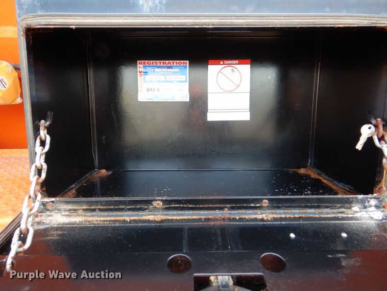 image for item KF9512 2008 International WorkStar 7400  spreader truck