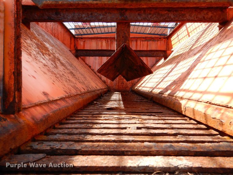 image for item KF9512 2008 International WorkStar 7400  spreader truck