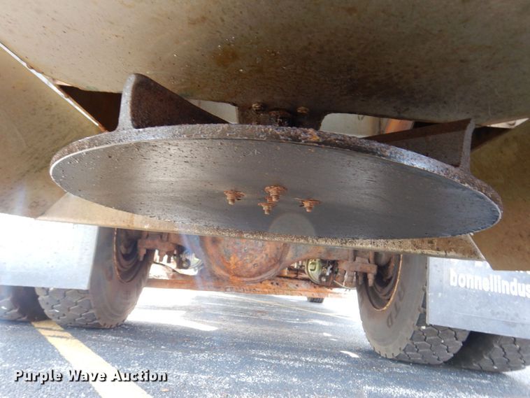 image for item KF9512 2008 International WorkStar 7400  spreader truck