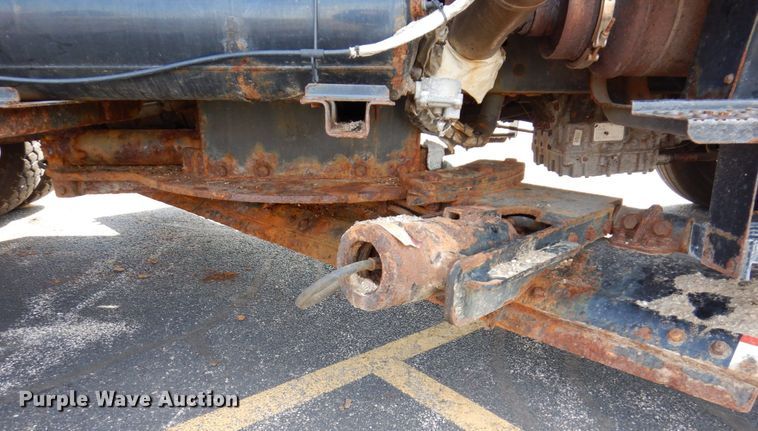 image for item KF9512 2008 International WorkStar 7400  spreader truck