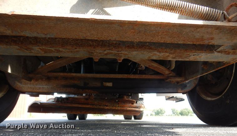 image for item KF9512 2008 International WorkStar 7400  spreader truck