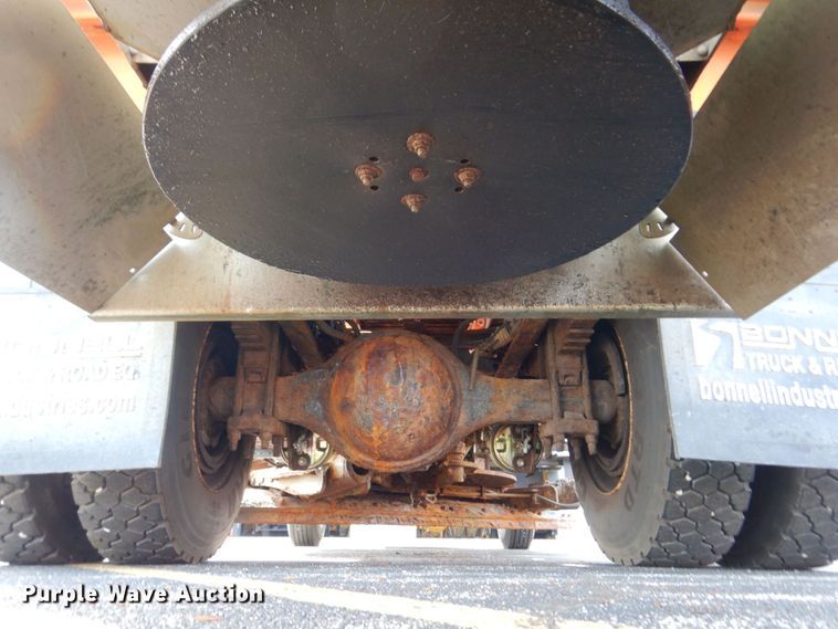 image for item KF9512 2008 International WorkStar 7400  spreader truck