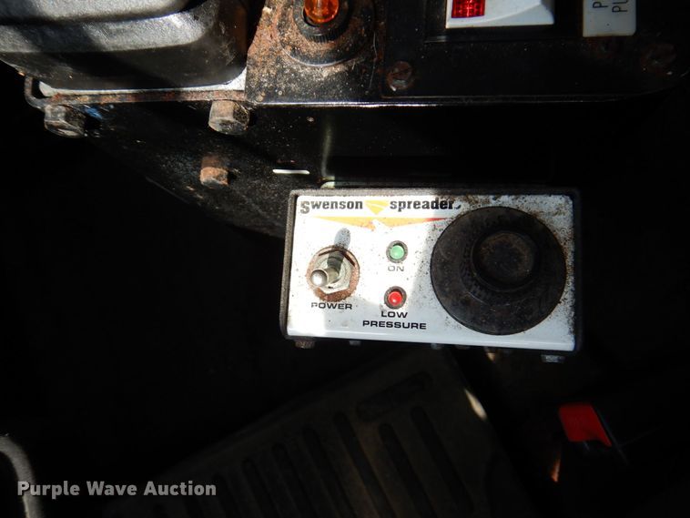 image for item KF9512 2008 International WorkStar 7400  spreader truck