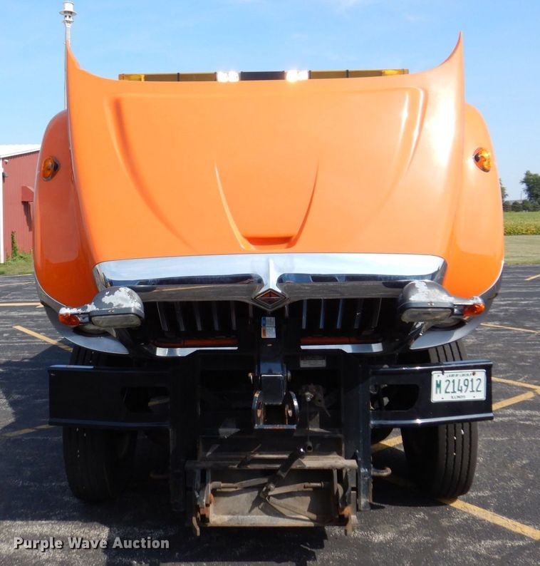 image for item KF9512 2008 International WorkStar 7400  spreader truck