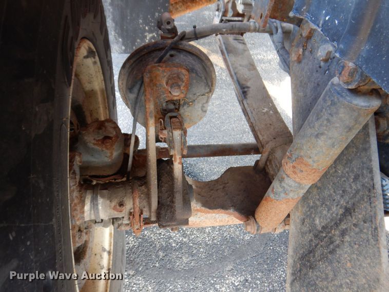 image for item KF9512 2008 International WorkStar 7400  spreader truck