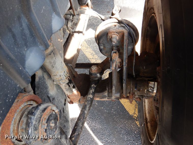 image for item KF9512 2008 International WorkStar 7400  spreader truck