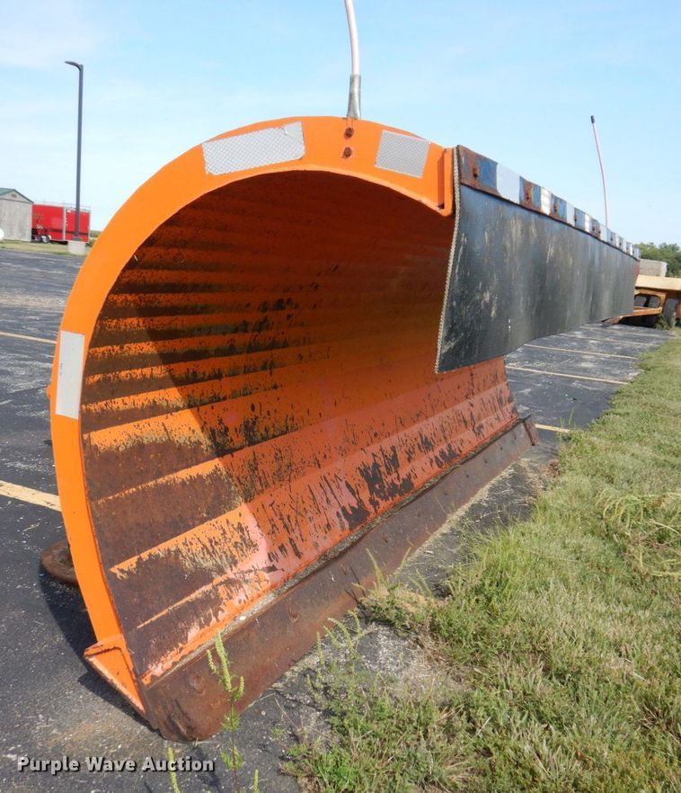 image for item KF9512 2008 International WorkStar 7400  spreader truck