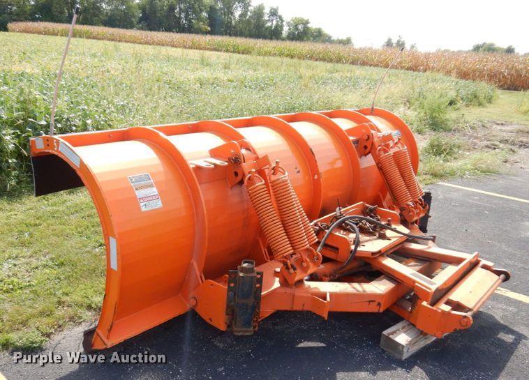 image for item KF9512 2008 International WorkStar 7400  spreader truck