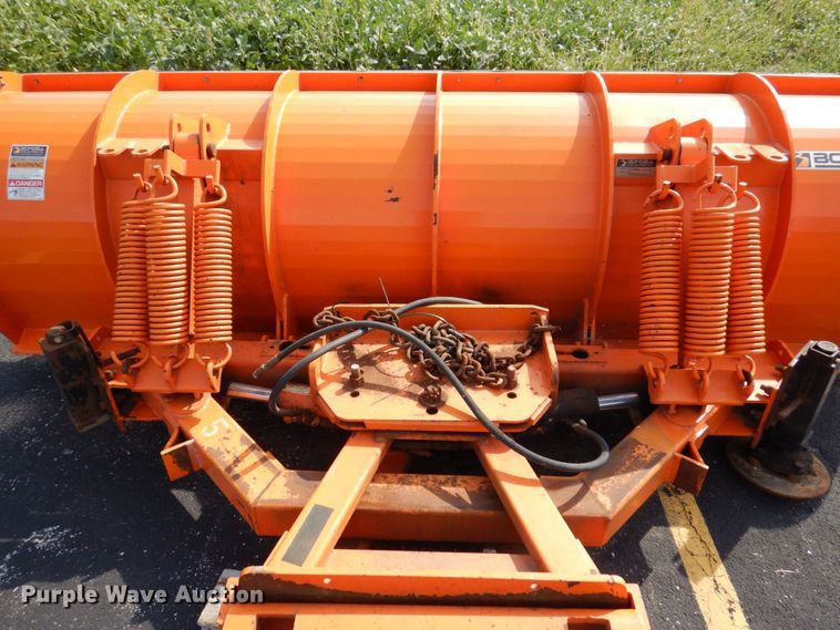 image for item KF9512 2008 International WorkStar 7400  spreader truck