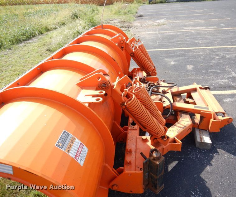 image for item KF9512 2008 International WorkStar 7400  spreader truck