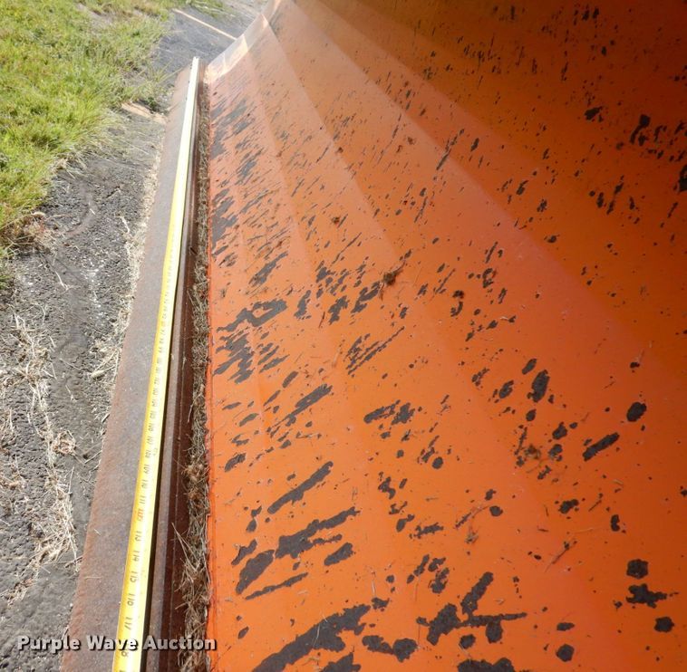 image for item KF9512 2008 International WorkStar 7400  spreader truck