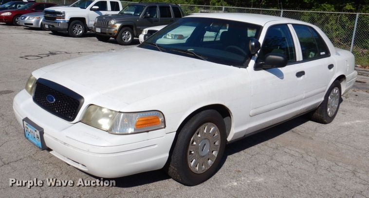 image for item KF9513 2005 Ford Crown Victoria Police Interceptor