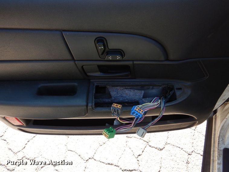 image for item KF9513 2005 Ford Crown Victoria Police Interceptor