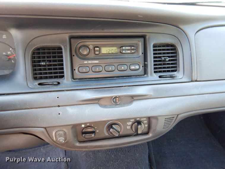 image for item KF9513 2005 Ford Crown Victoria Police Interceptor