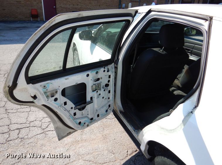 image for item KF9513 2005 Ford Crown Victoria Police Interceptor