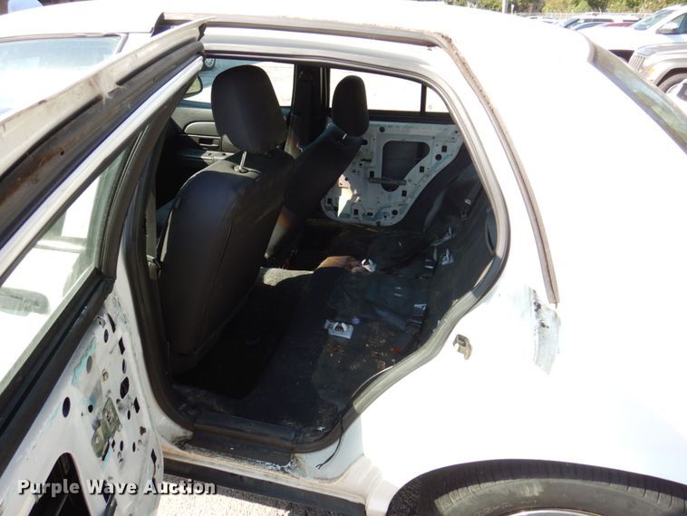 image for item KF9513 2005 Ford Crown Victoria Police Interceptor