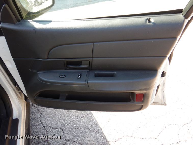 image for item KF9513 2005 Ford Crown Victoria Police Interceptor