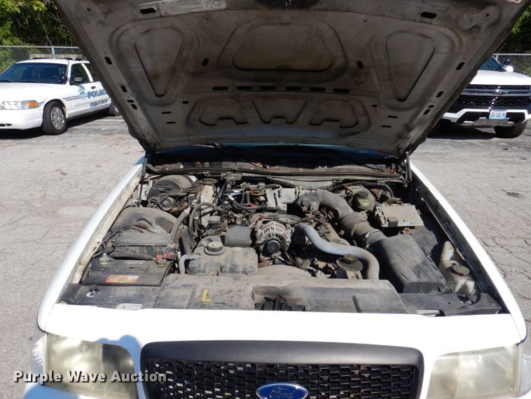 image for item KF9513 2005 Ford Crown Victoria Police Interceptor