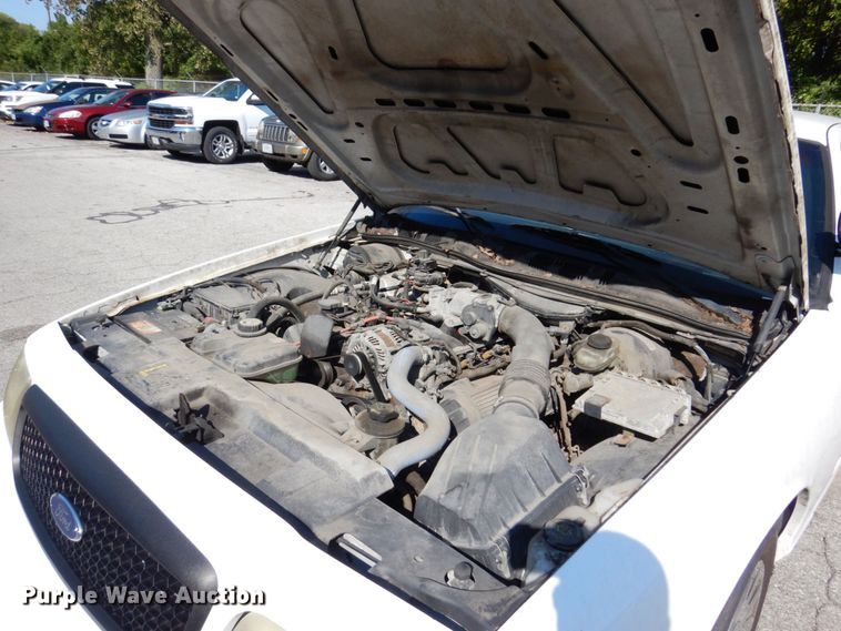 image for item KF9513 2005 Ford Crown Victoria Police Interceptor