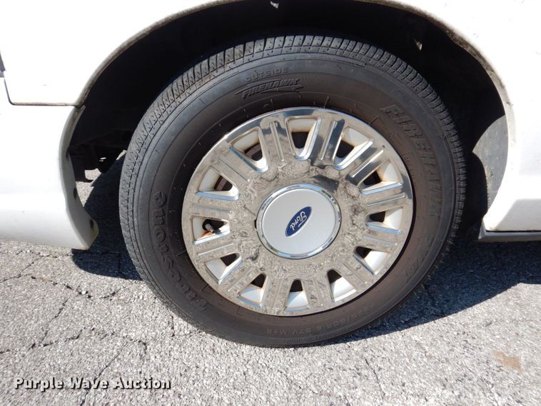 image for item KF9513 2005 Ford Crown Victoria Police Interceptor