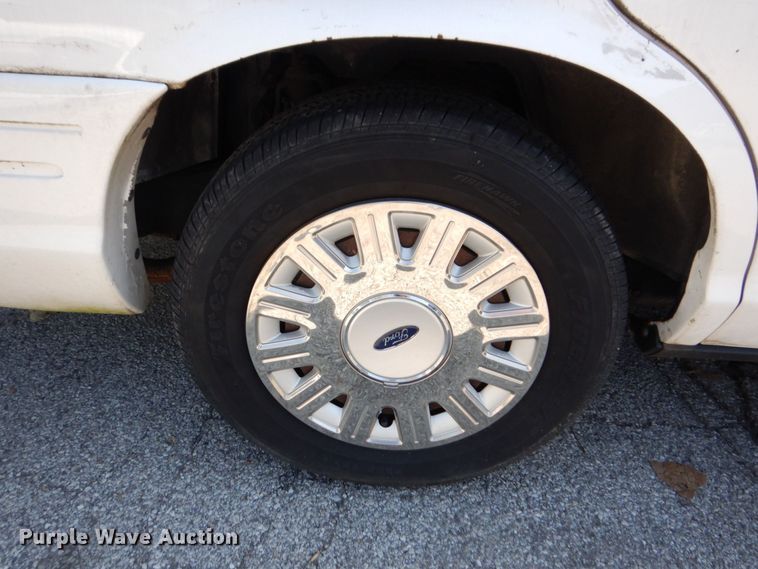 image for item KF9513 2005 Ford Crown Victoria Police Interceptor