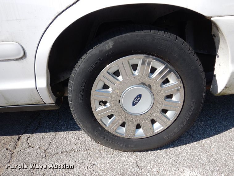 image for item KF9513 2005 Ford Crown Victoria Police Interceptor