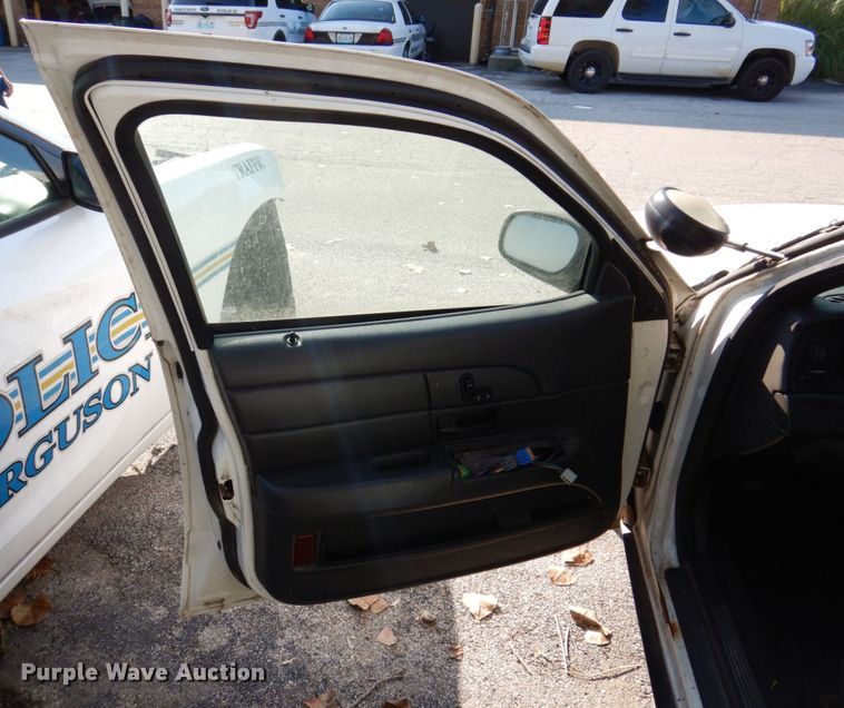 image for item KF9515 2005 Ford Crown Victoria Police Interceptor