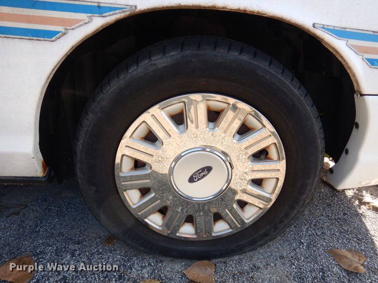 image for item KF9515 2005 Ford Crown Victoria Police Interceptor