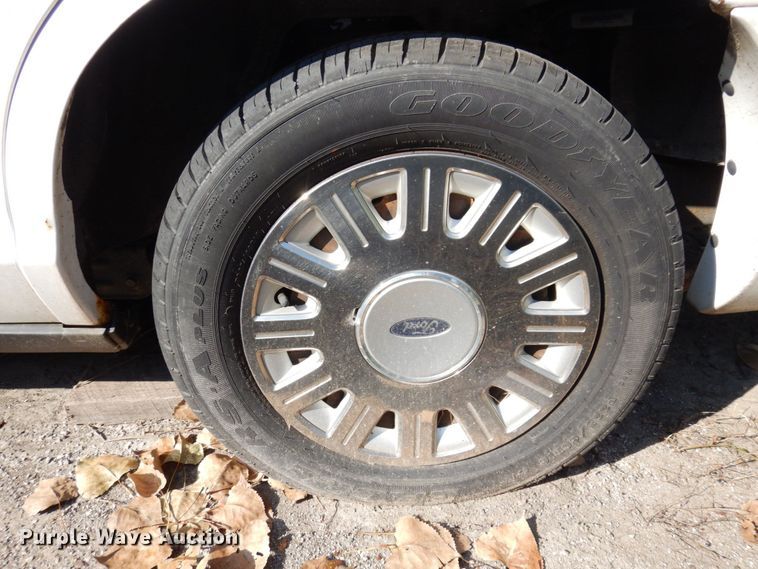 image for item KF9515 2005 Ford Crown Victoria Police Interceptor