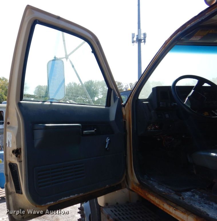 image for item KF9580 2000 GMC C8500  dump truck