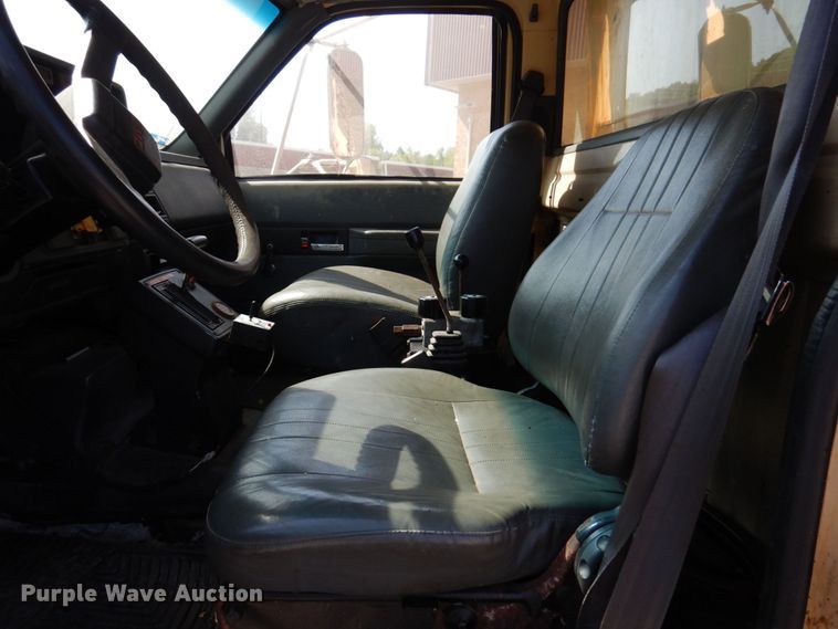 image for item KF9580 2000 GMC C8500  dump truck