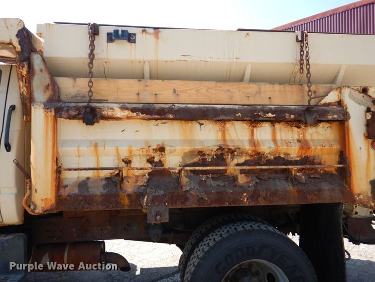 image for item KF9580 2000 GMC C8500  dump truck