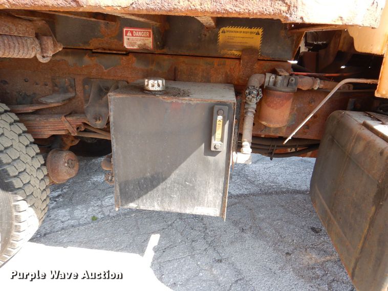image for item KF9580 2000 GMC C8500  dump truck