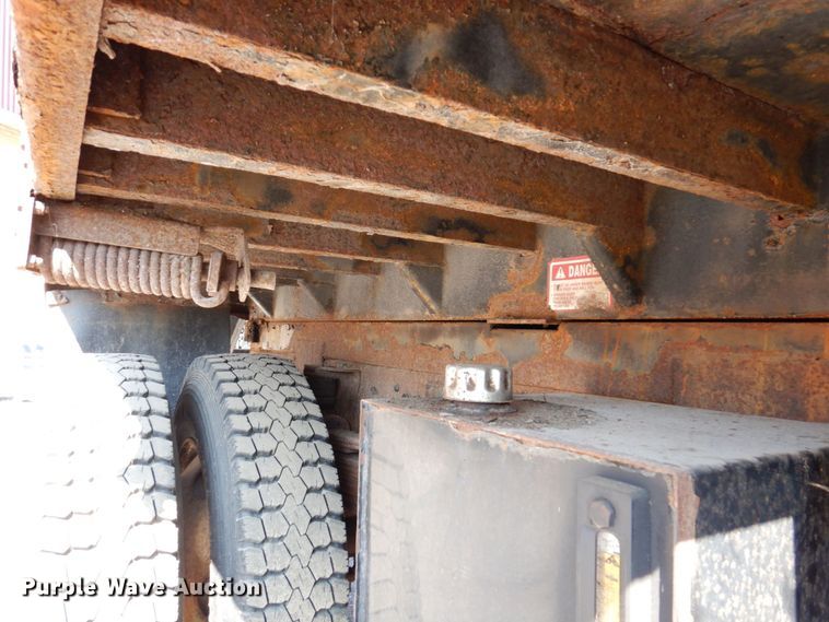 image for item KF9580 2000 GMC C8500  dump truck