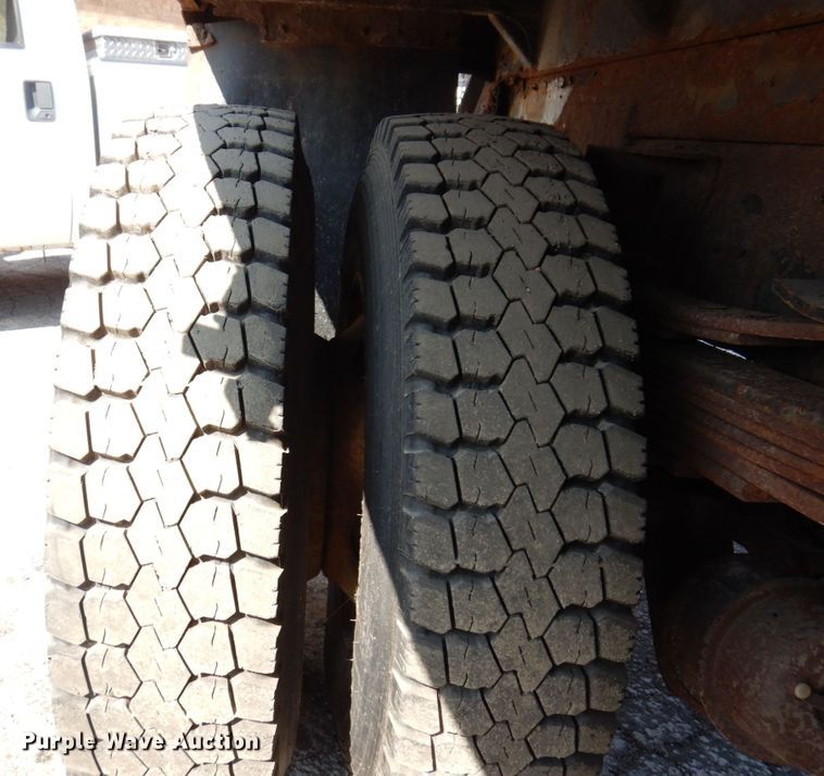 image for item KF9580 2000 GMC C8500  dump truck