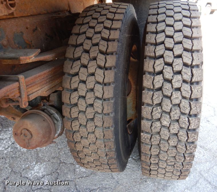 image for item KF9580 2000 GMC C8500  dump truck