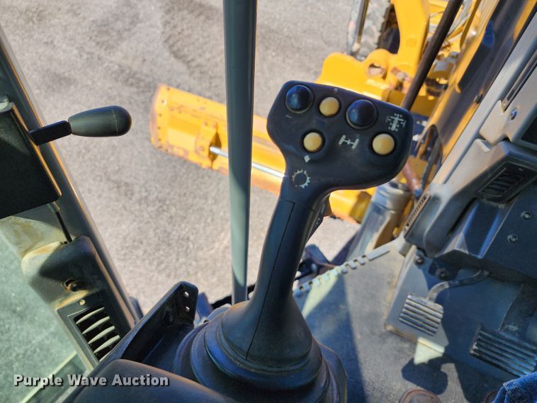 image for item KH9223 2008 Caterpillar 140M  motor grader