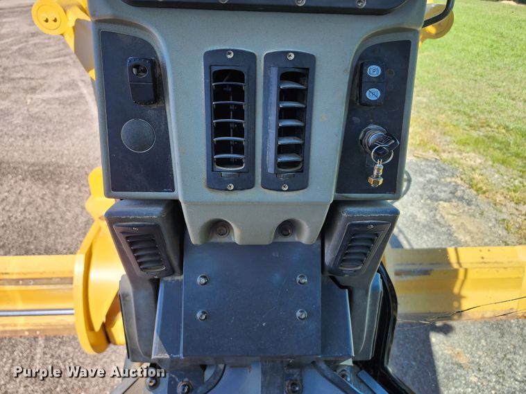 image for item KH9223 2008 Caterpillar 140M  motor grader