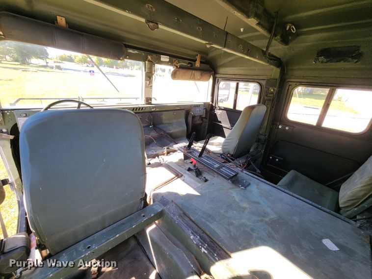 image for item KH9284 1995 Am General M988A1  HMMWV SUV